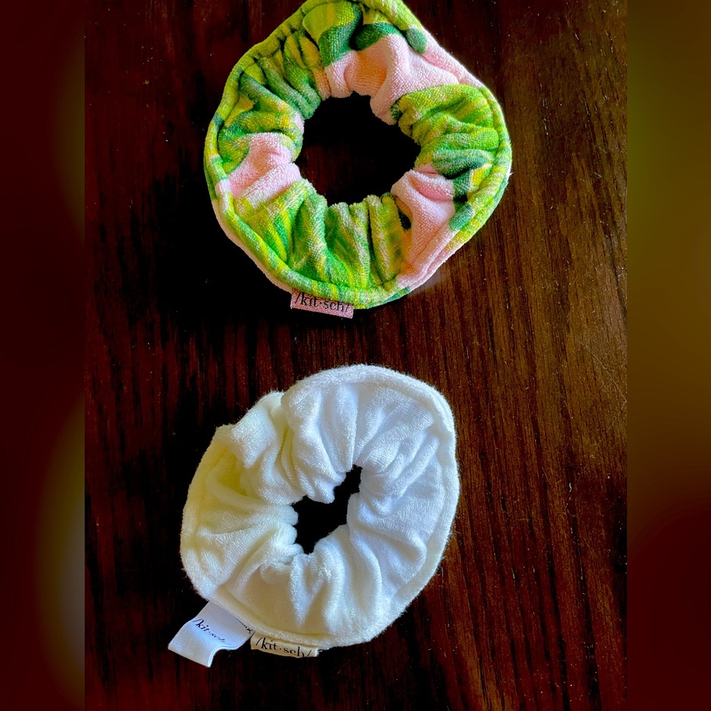 2 kitsch towel hair scrunchies.